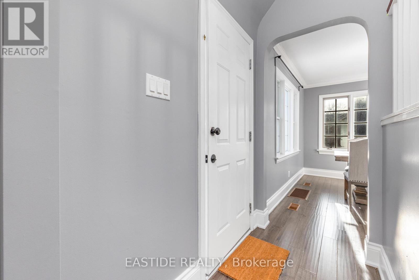 112 Bevdale Road, Toronto, Ontario  M2R 1L7 - Photo 6 - C12606956