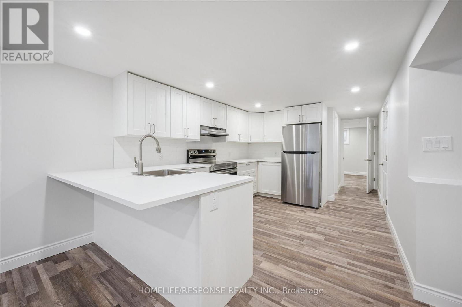 Lower - 118 Selkirk Drive, Kitchener, Ontario  N2E 1M4 - Photo 4 - X12953602