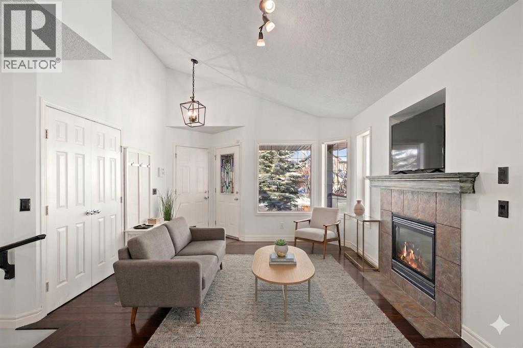 145 Cimarron Grove Circle, Okotoks, Alberta  T1S 2M1 - Photo 4 - A2297989