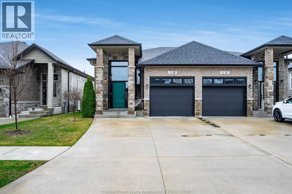 19 Woodland, Kingsville, Ontario