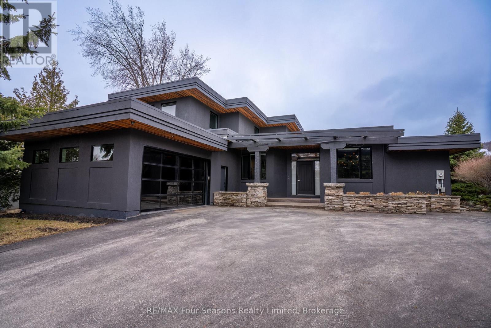 103 Cortina Crescent, Blue Mountains, Ontario  L9Y 0S9 - Photo 1 - X12956072