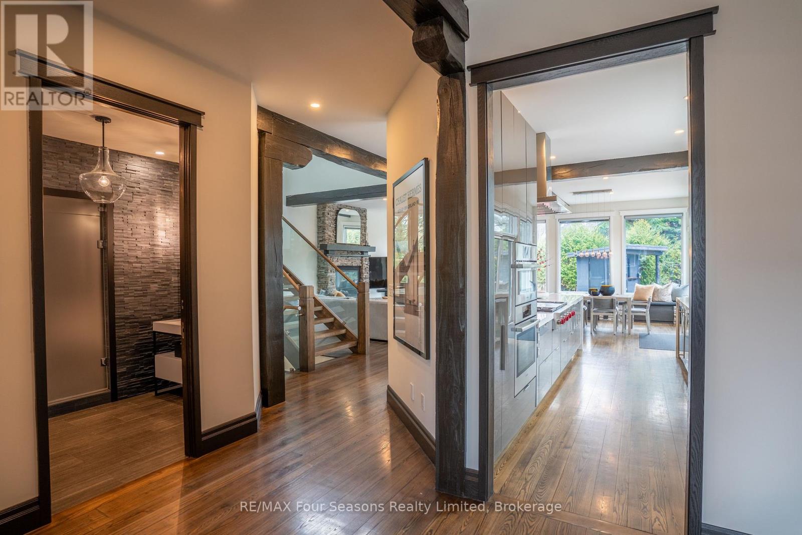 103 Cortina Crescent, Blue Mountains, Ontario  L9Y 0S9 - Photo 5 - X12956072