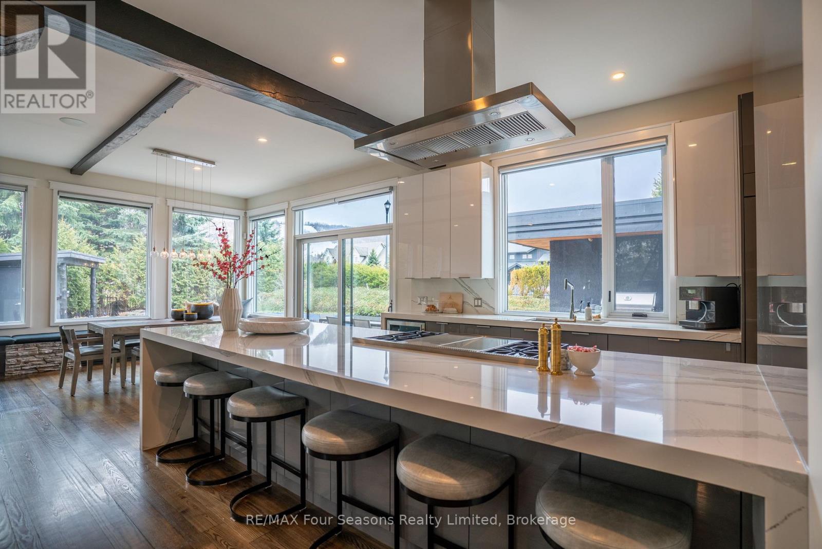 103 Cortina Crescent, Blue Mountains, Ontario  L9Y 0S9 - Photo 7 - X12956072