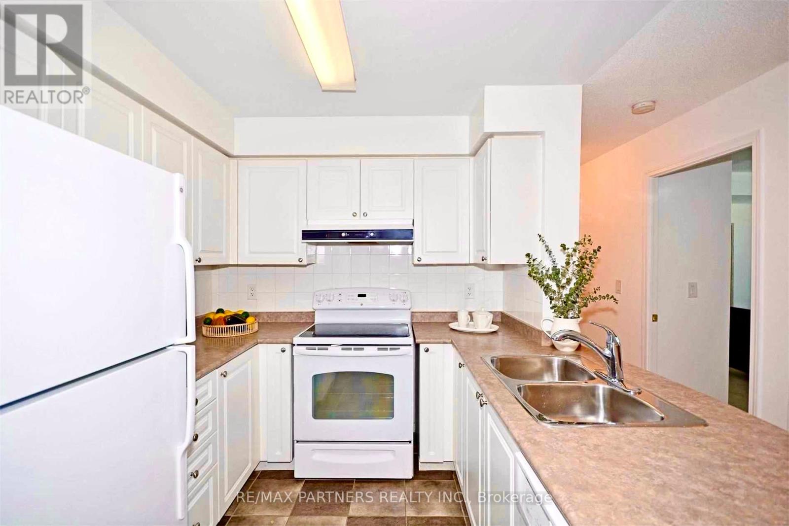 307 - 5508 Yonge Street, Toronto, Ontario  M2N 7L2 - Photo 3 - C12956060