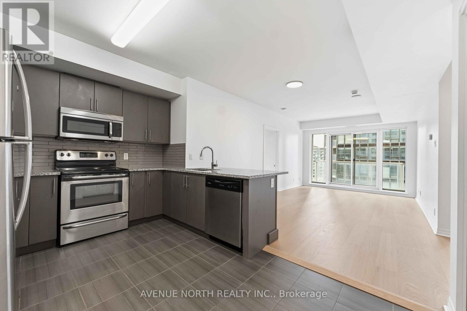 1102 - 242 Rideau Street, Ottawa, Ontario K1N 0B7 - Photo 13 - X12956066