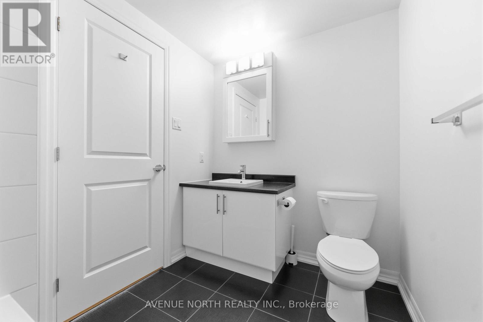 1102 - 242 Rideau Street, Ottawa, Ontario K1N 0B7 - Photo 17 - X12956066