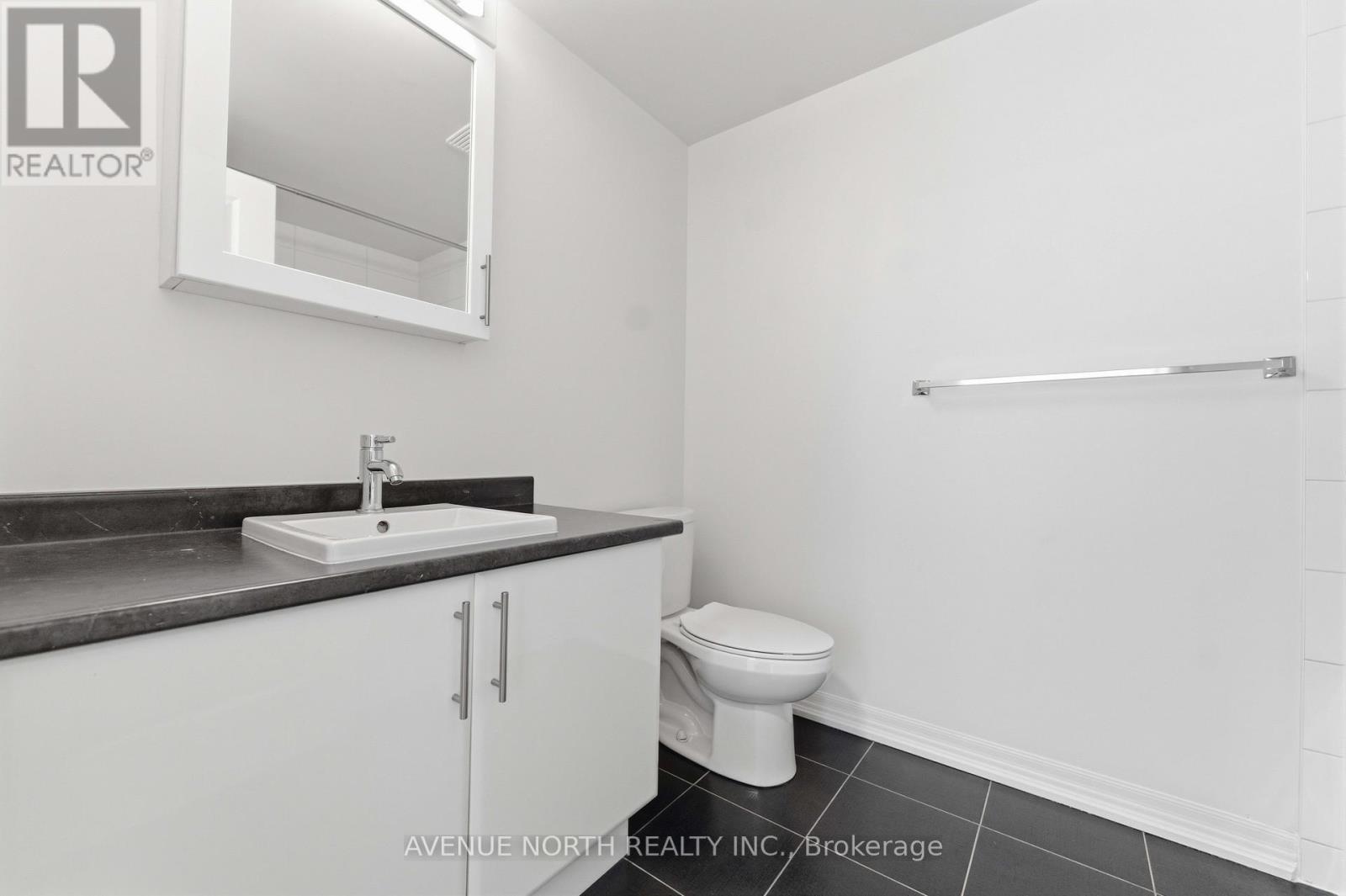 1102 - 242 Rideau Street, Ottawa, Ontario K1N 0B7 - Photo 18 - X12956066