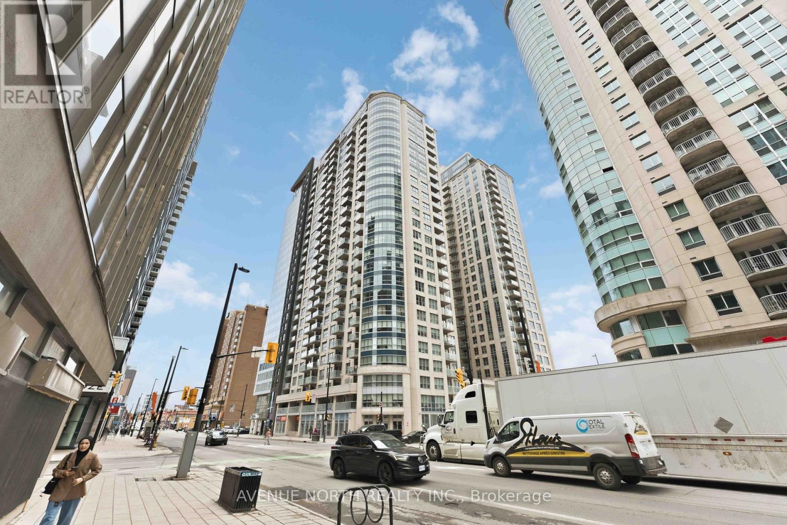 1102 - 242 Rideau Street, Ottawa, Ontario K1N 0B7 - Photo 2 - X12956066