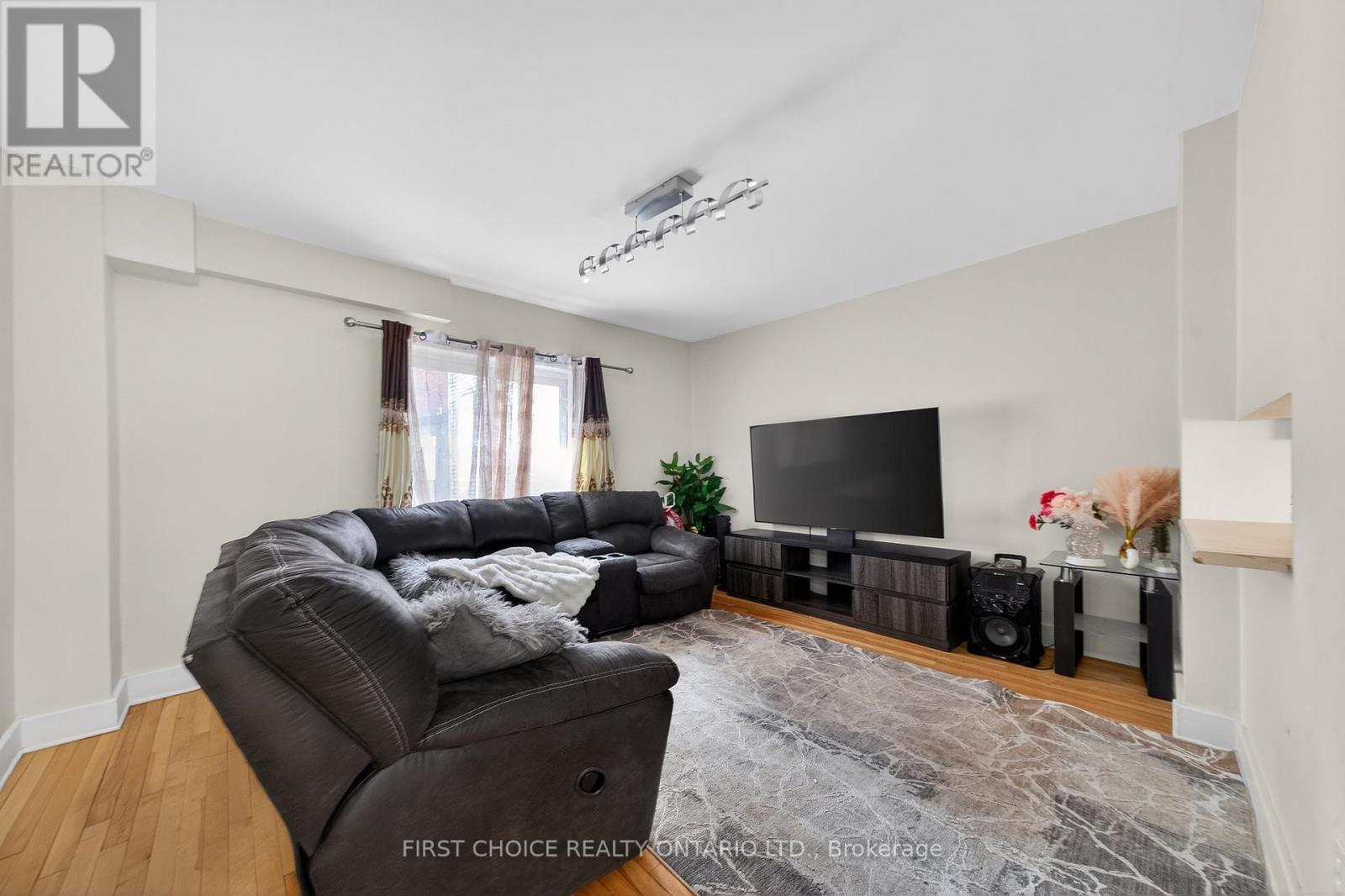 34 Gilmour Street, Ottawa, Ontario  K2P 0N3 - Photo 10 - X12956080