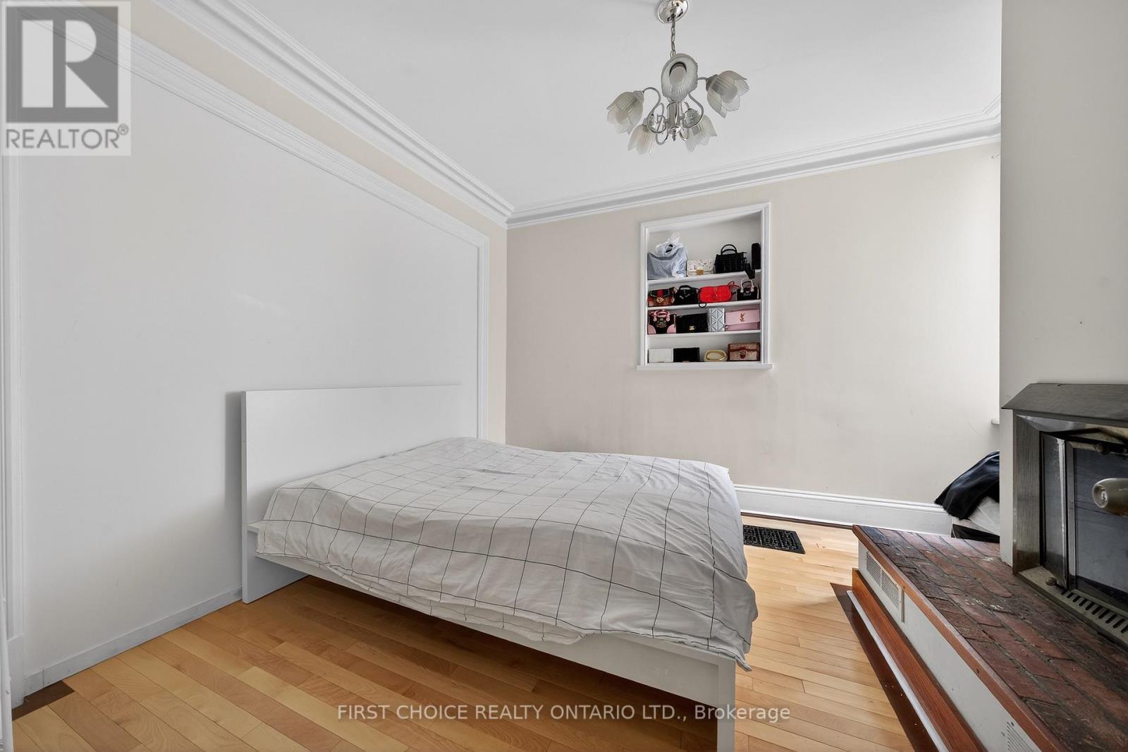 34 Gilmour Street, Ottawa, Ontario  K2P 0N3 - Photo 13 - X12956080