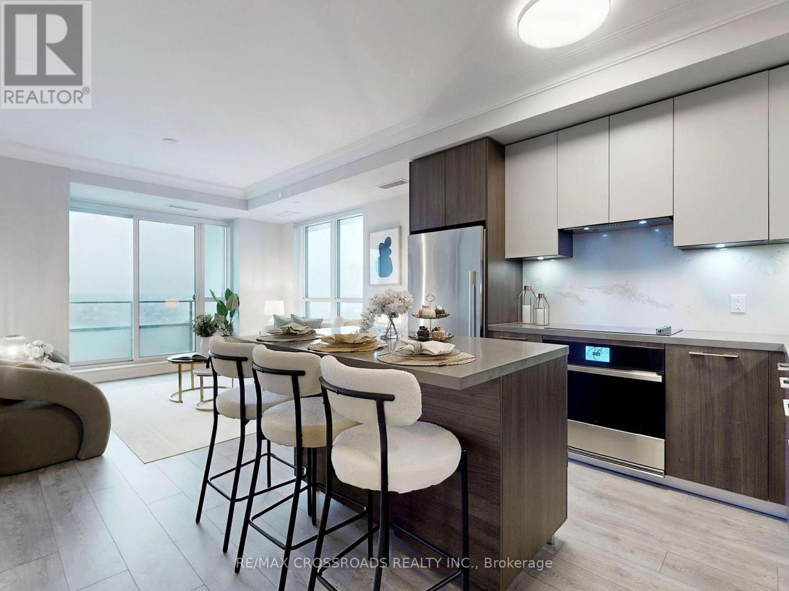 1710 - 38 Water Walk Drive, Markham, Ontario  L3R 6M8 - Photo 11 - N12956054