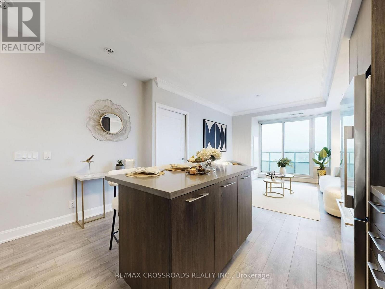 1710 - 38 Water Walk Drive, Markham, Ontario  L3R 6M8 - Photo 14 - N12956054