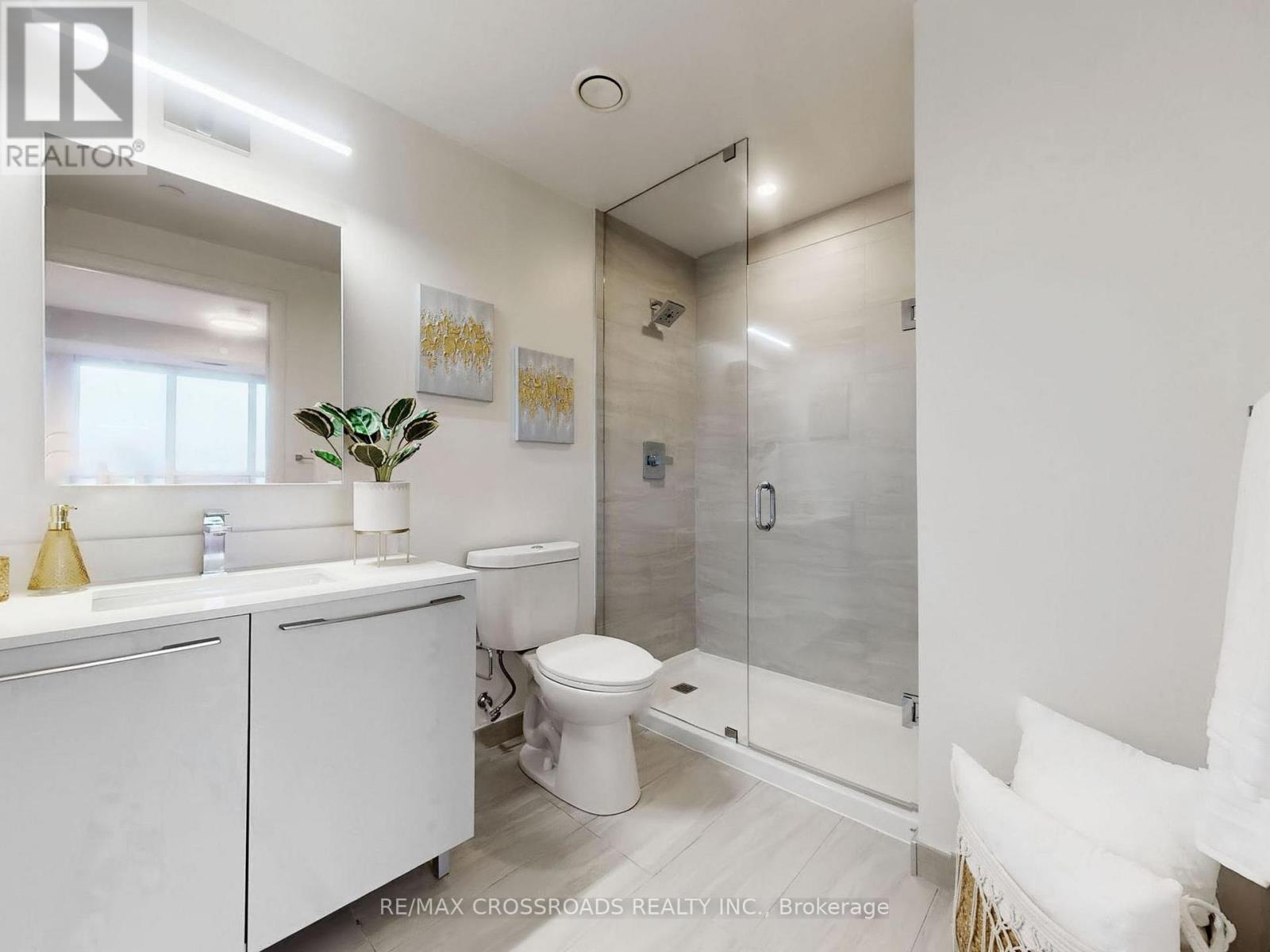 1710 - 38 Water Walk Drive, Markham, Ontario  L3R 6M8 - Photo 18 - N12956054