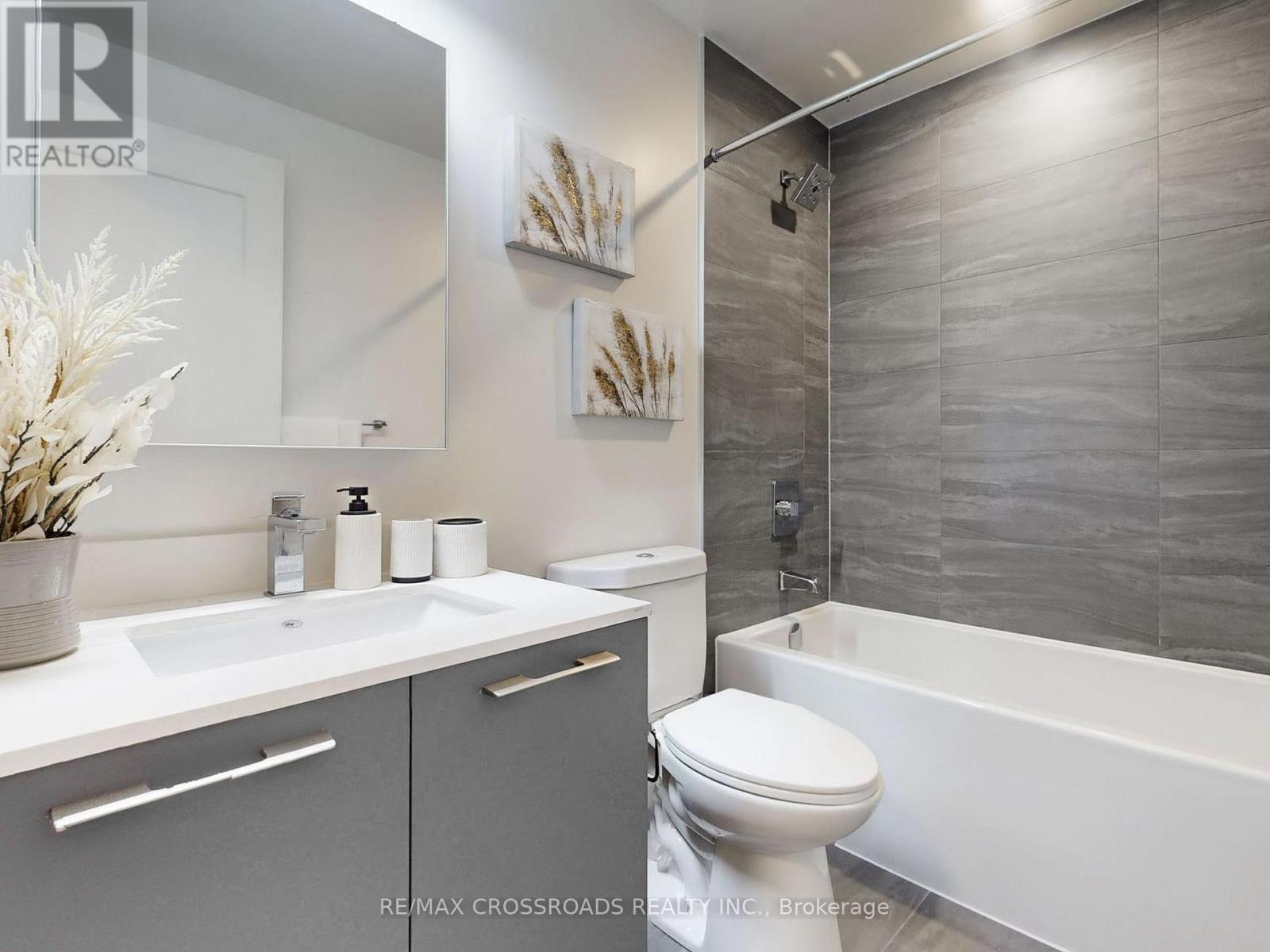 1710 - 38 Water Walk Drive, Markham, Ontario  L3R 6M8 - Photo 21 - N12956054