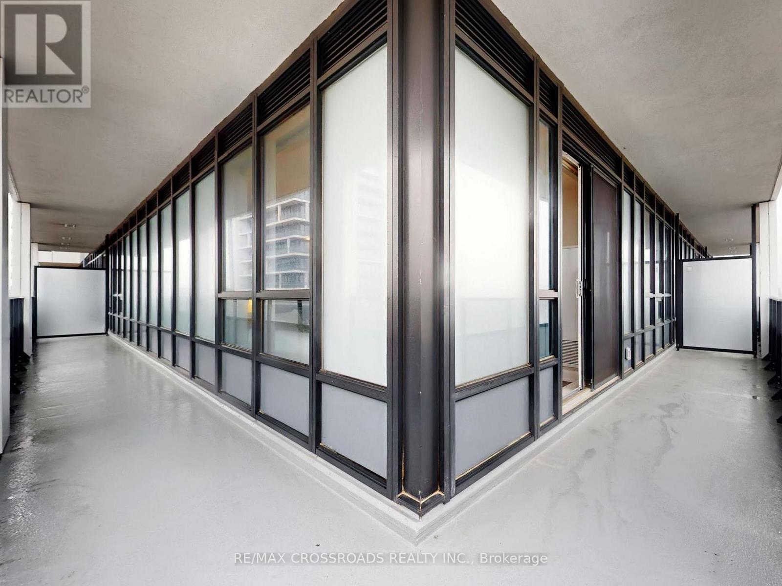 1710 - 38 Water Walk Drive, Markham, Ontario  L3R 6M8 - Photo 5 - N12956054