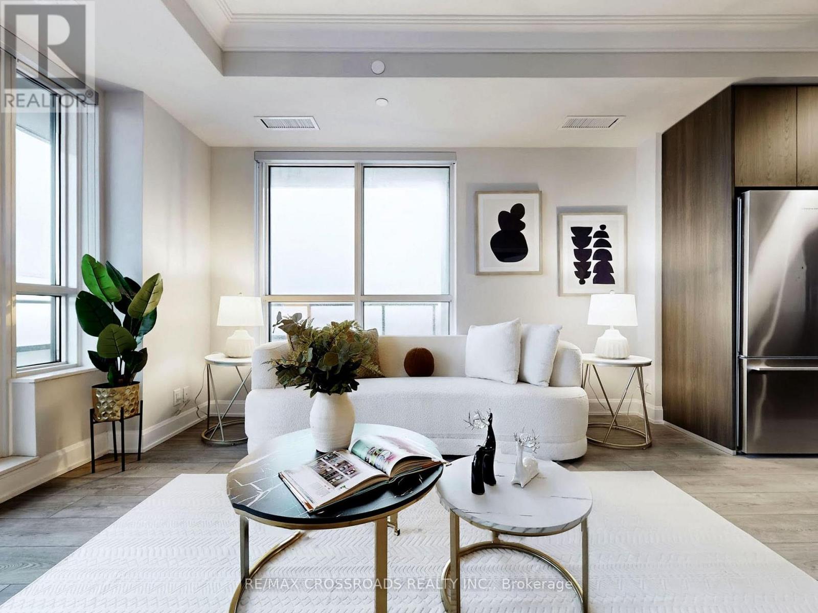 1710 - 38 Water Walk Drive, Markham, Ontario  L3R 6M8 - Photo 8 - N12956054