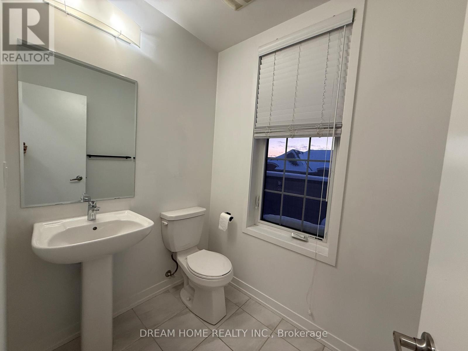 7 Heswall Lane, Newmarket, Ontario  L3Y 0E1 - Photo 15 - N12956056