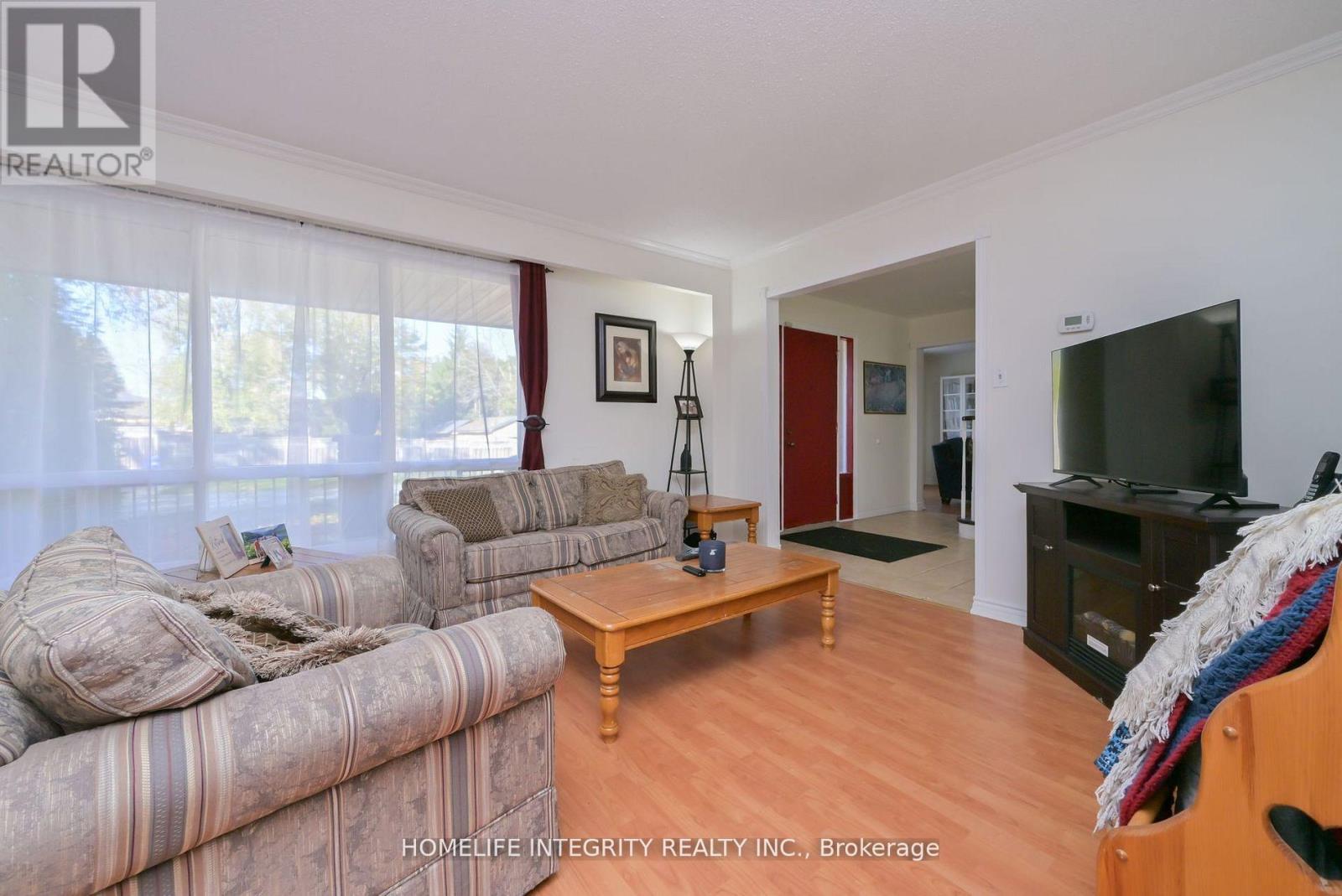 9 Greenaway Street, New Tecumseth, Ontario  L0G 1W0 - Photo 10 - N12956058