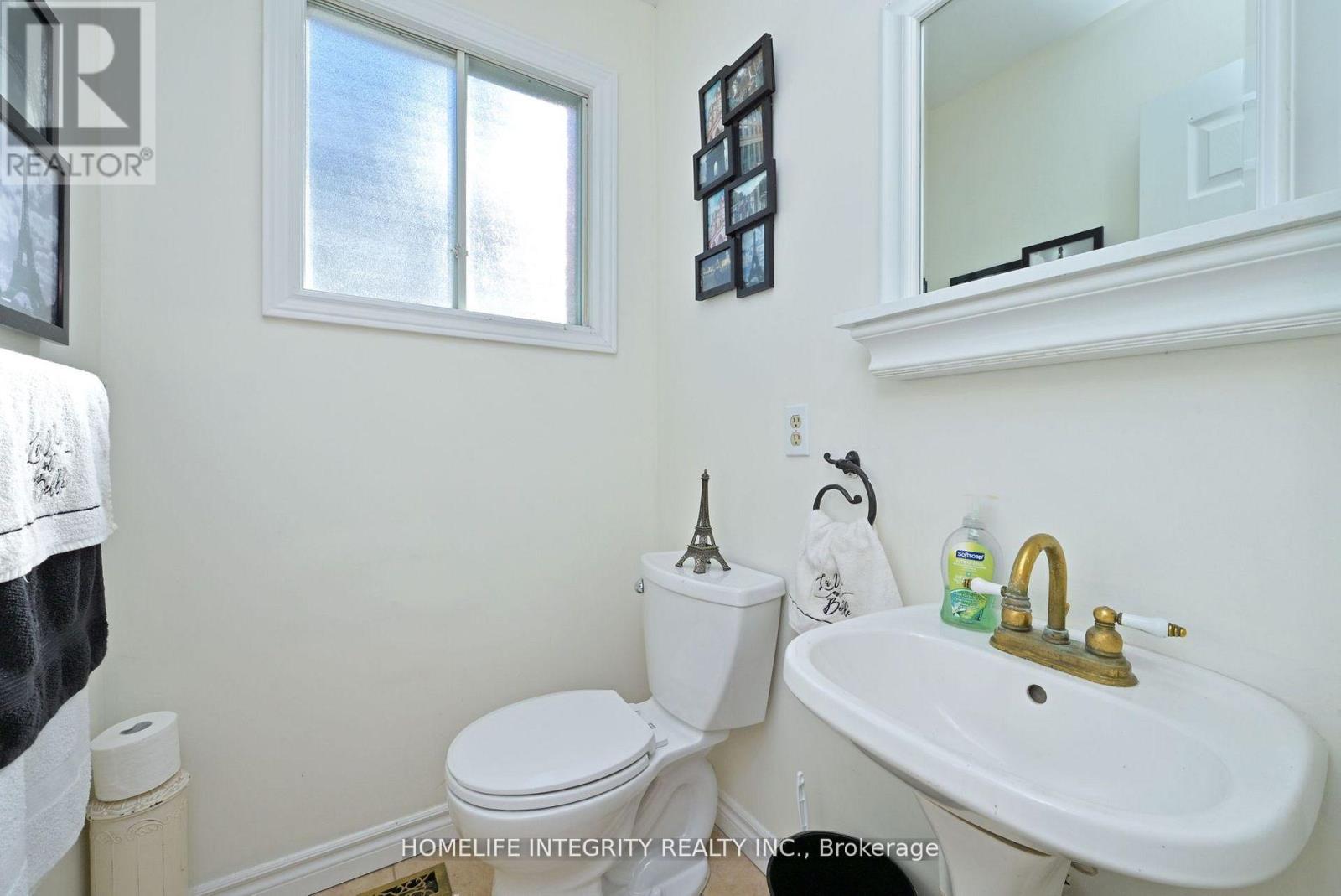 9 Greenaway Street, New Tecumseth, Ontario  L0G 1W0 - Photo 17 - N12956058