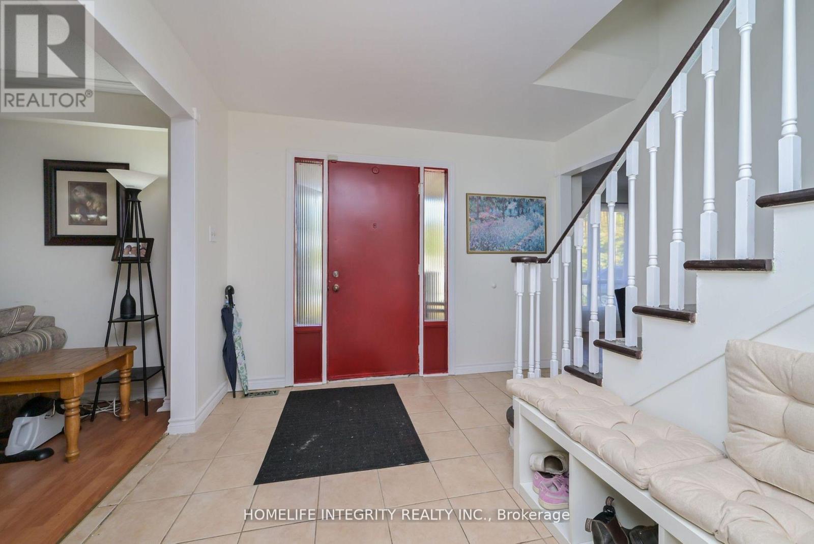 9 Greenaway Street, New Tecumseth, Ontario  L0G 1W0 - Photo 4 - N12956058