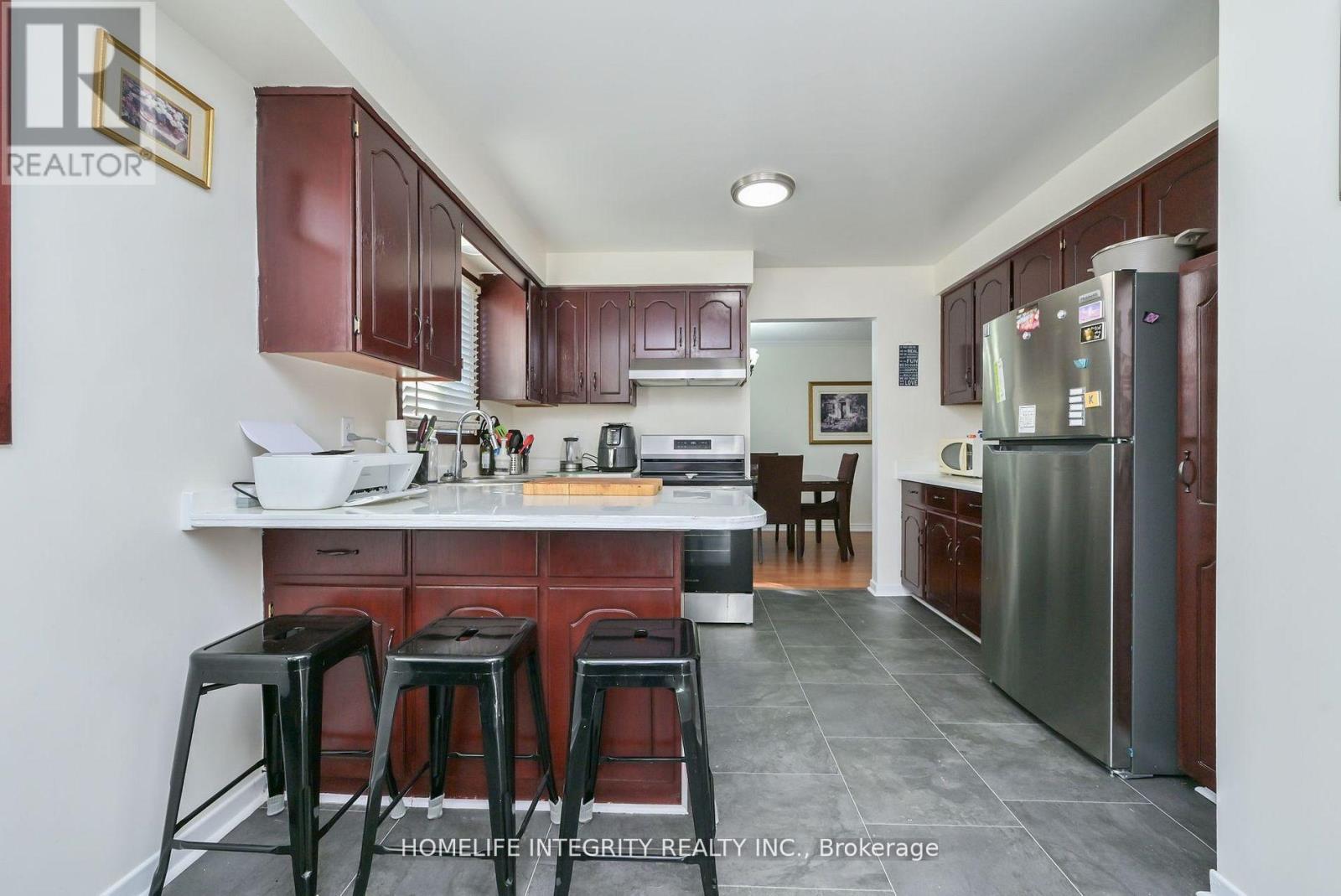 9 Greenaway Street, New Tecumseth, Ontario  L0G 1W0 - Photo 8 - N12956058