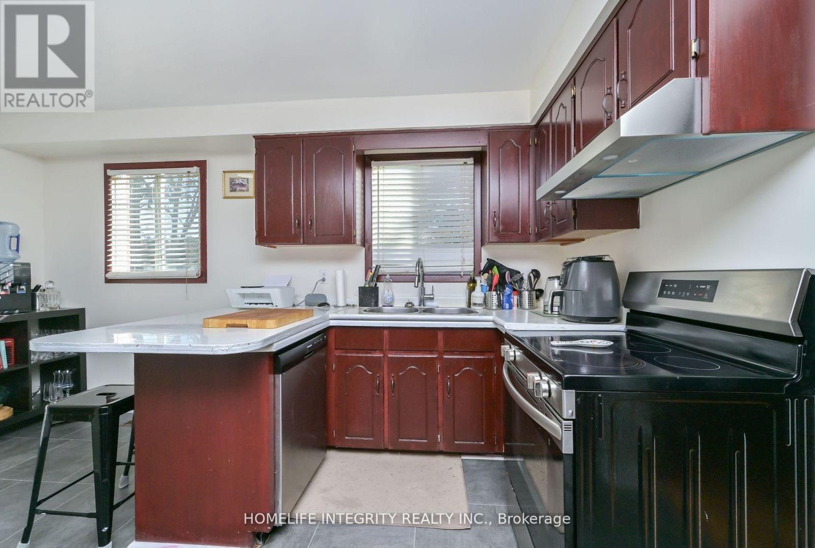 9 Greenaway Street, New Tecumseth, Ontario  L0G 1W0 - Photo 9 - N12956058