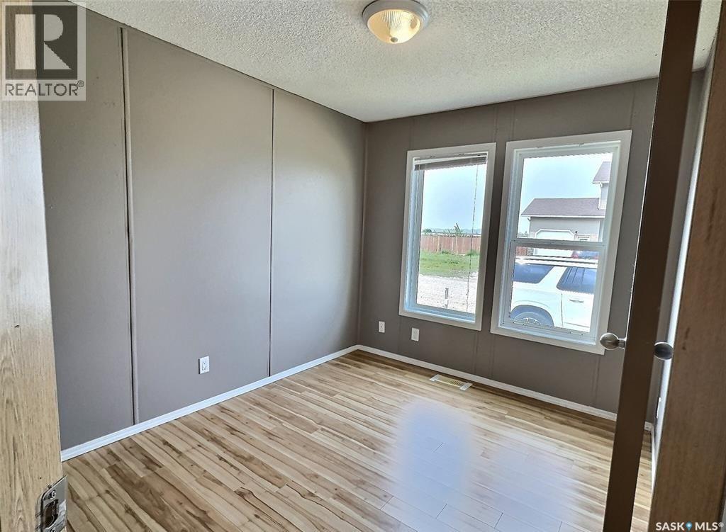 92 Foord Crescent, Macoun, Saskatchewan  S0C 1P0 - Photo 8 - SK032000