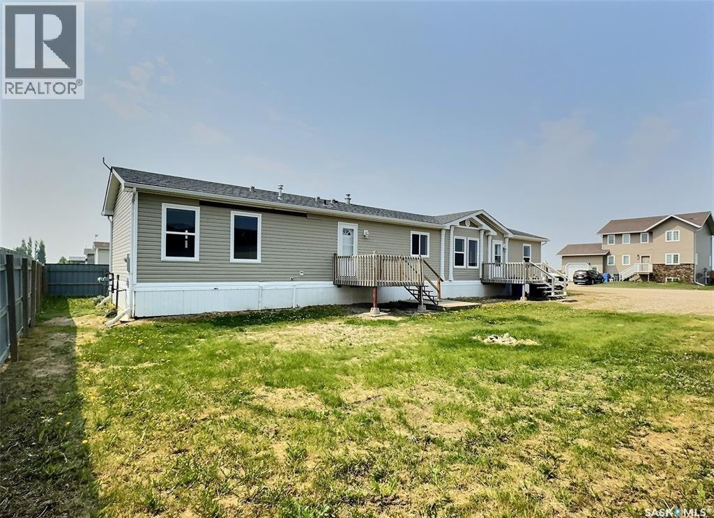 92 Foord Crescent, Macoun, Saskatchewan  S0C 1P0 - Photo 2 - SK032000