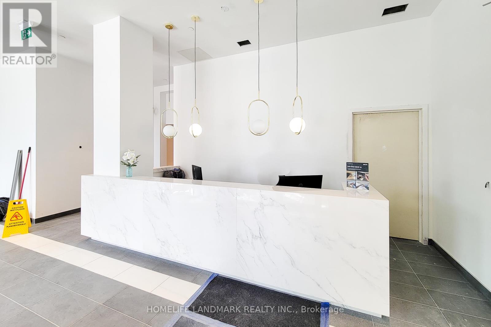 333 - 1 Jarvis Street, Hamilton, Ontario  L8R 0A8 - Photo 3 - X12956068