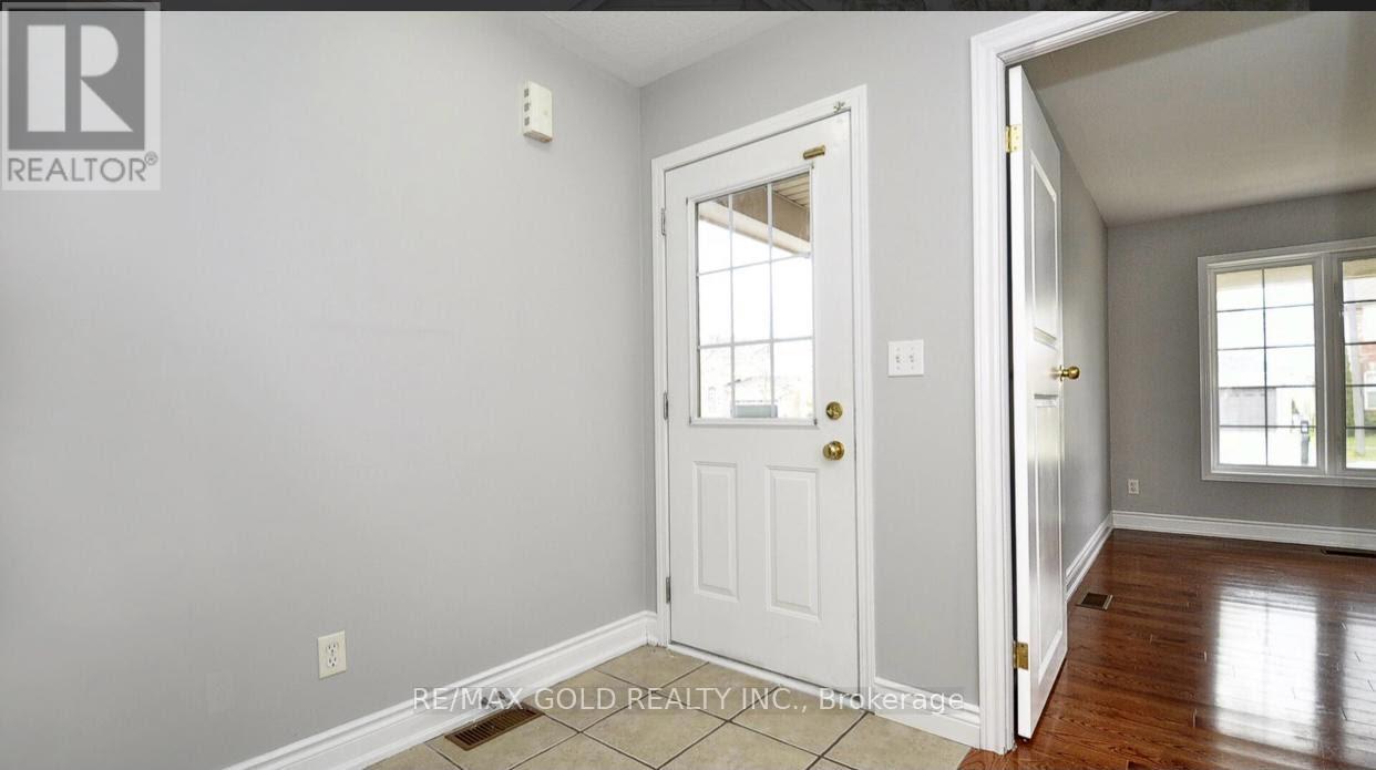 59 Baintree Way, Cambridge, Ontario  N1T 2H3 - Photo 2 - X12921900