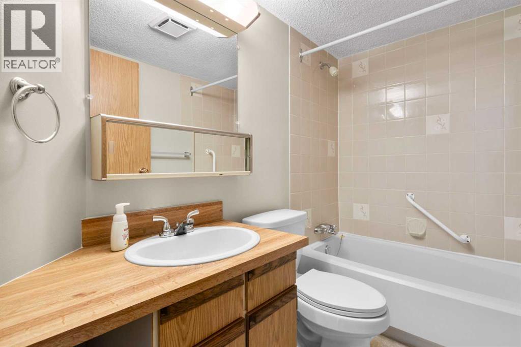 716, 5204 Dalton Drive NW, Calgary, Alberta  T3A 3H1 - Photo 12 - A2298589