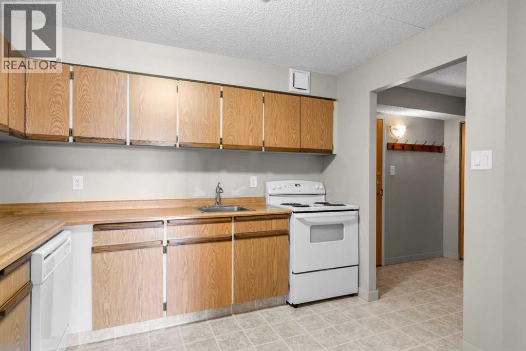 716, 5204 Dalton Drive NW, Calgary, Alberta  T3A 3H1 - Photo 5 - A2298589