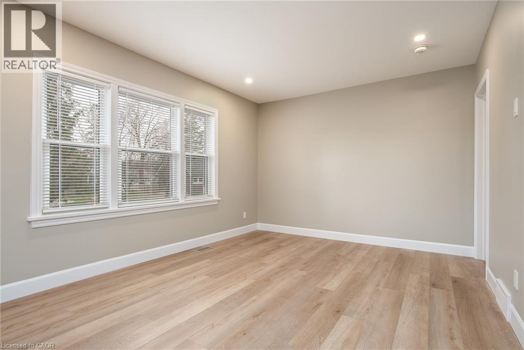 525 Courtland Avenue E, Kitchener, Ontario  N2G 2W9 - Photo 11 - 40815976