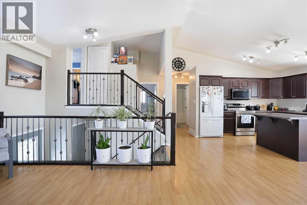 11 Upland Bay W, Brooks, Alberta  T1R 1N1 - Photo 6 - A2288677