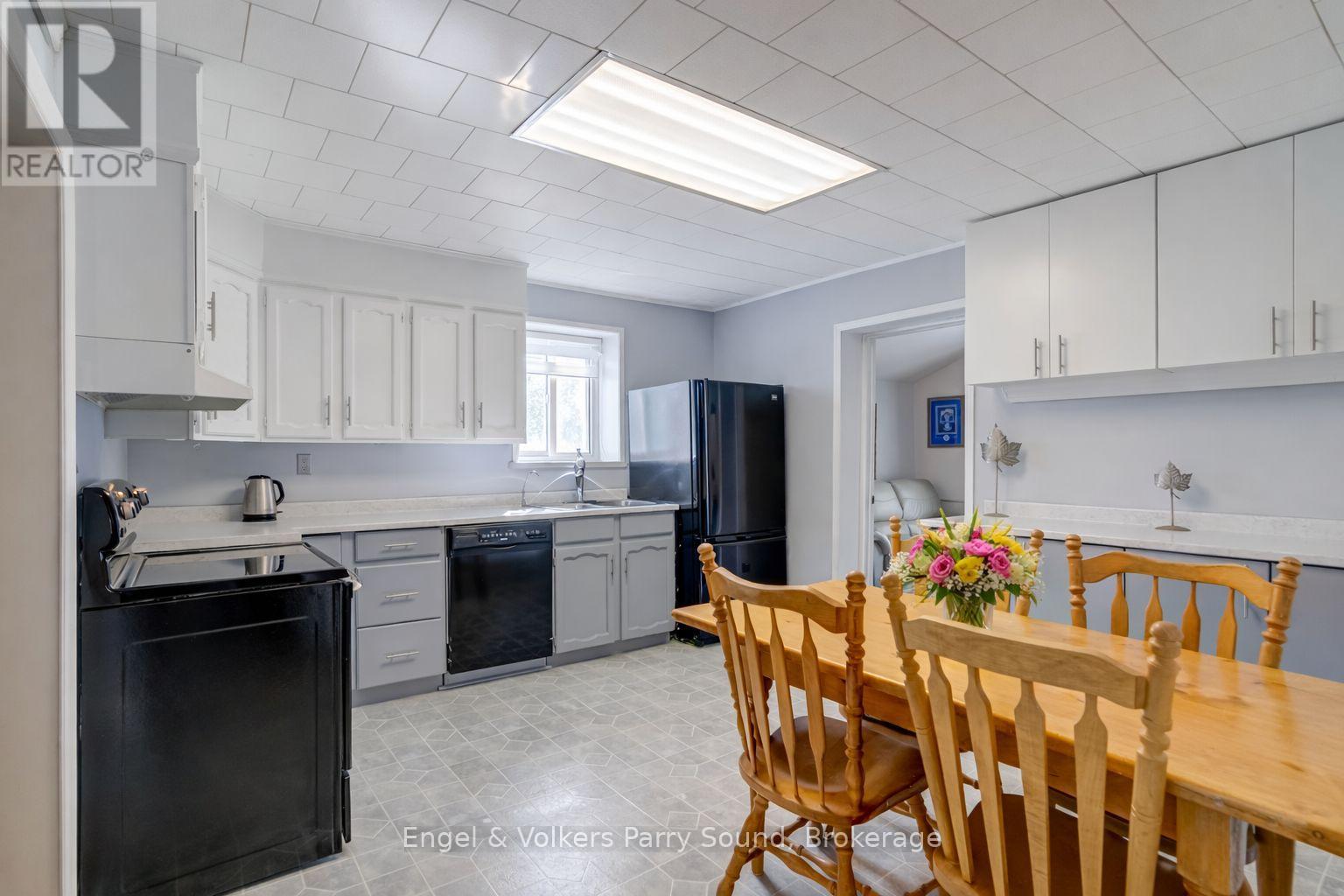 54 River Street, Parry Sound, Ontario  P2A 2T6 - Photo 9 - X12956110