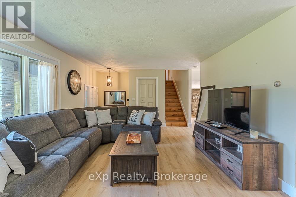 502354 Grey Road 1 Road, Georgian Bluffs, Ontario  N0H 2T0 - Photo 10 - X12956112