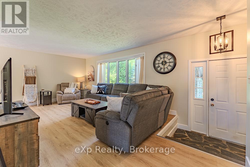 502354 Grey Road 1 Road, Georgian Bluffs, Ontario  N0H 2T0 - Photo 8 - X12956112