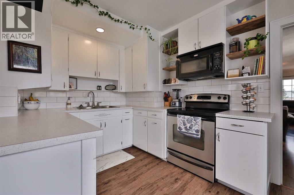 54 S 200 W, Raymond, Alberta  T0K 2S0 - Photo 11 - A2296321