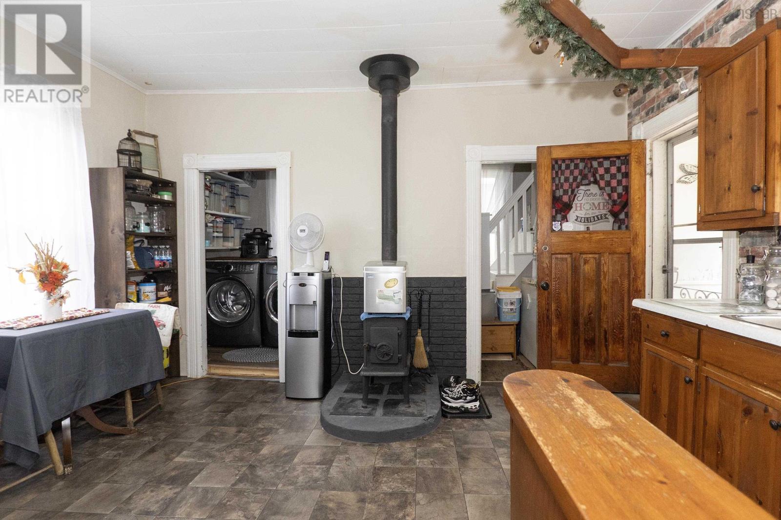 26 Starr Street, Springhill, Nova Scotia  B0M 1X0 - Photo 8 - 202604227