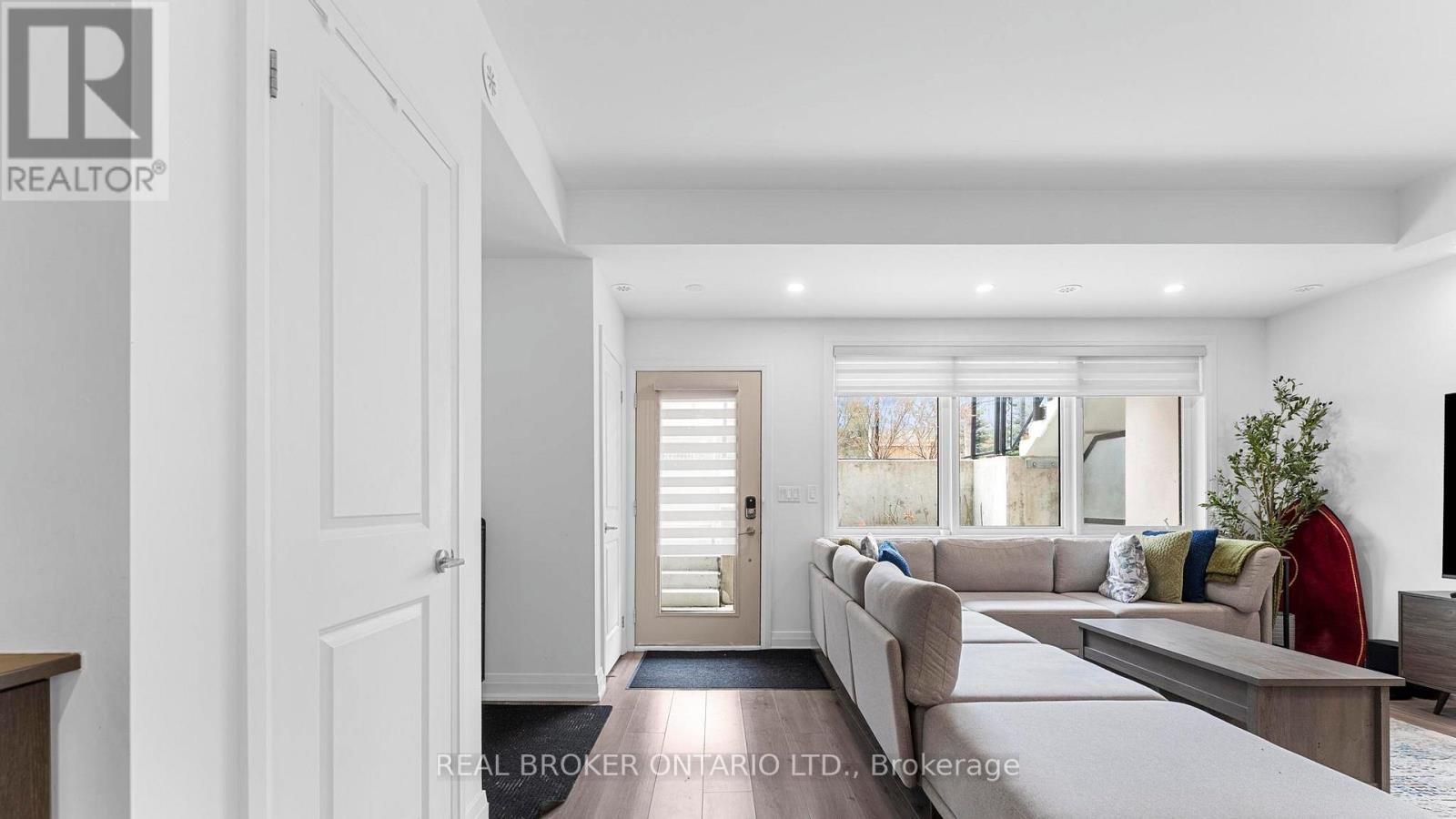 31 - 780 Sheppard Avenue E, Toronto, Ontario  M2K 1C3 - Photo 4 - C12956094