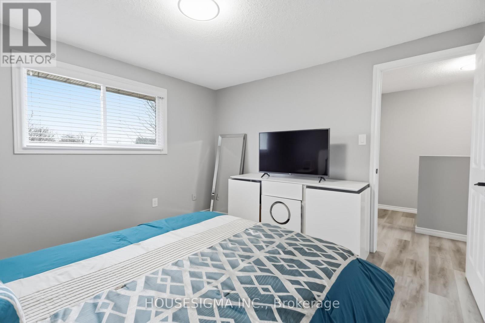 861 Dearness Drive, London South, Ontario  N6E 1Y4 - Photo 23 - X12956130