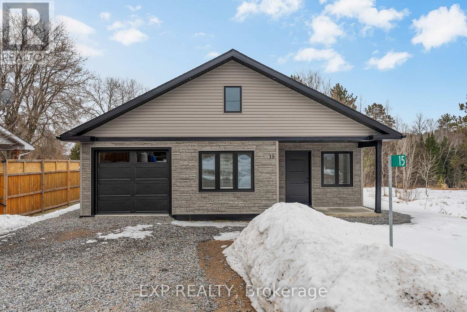 15 ZILNEY STREET, Madawaska Valley, Ontario