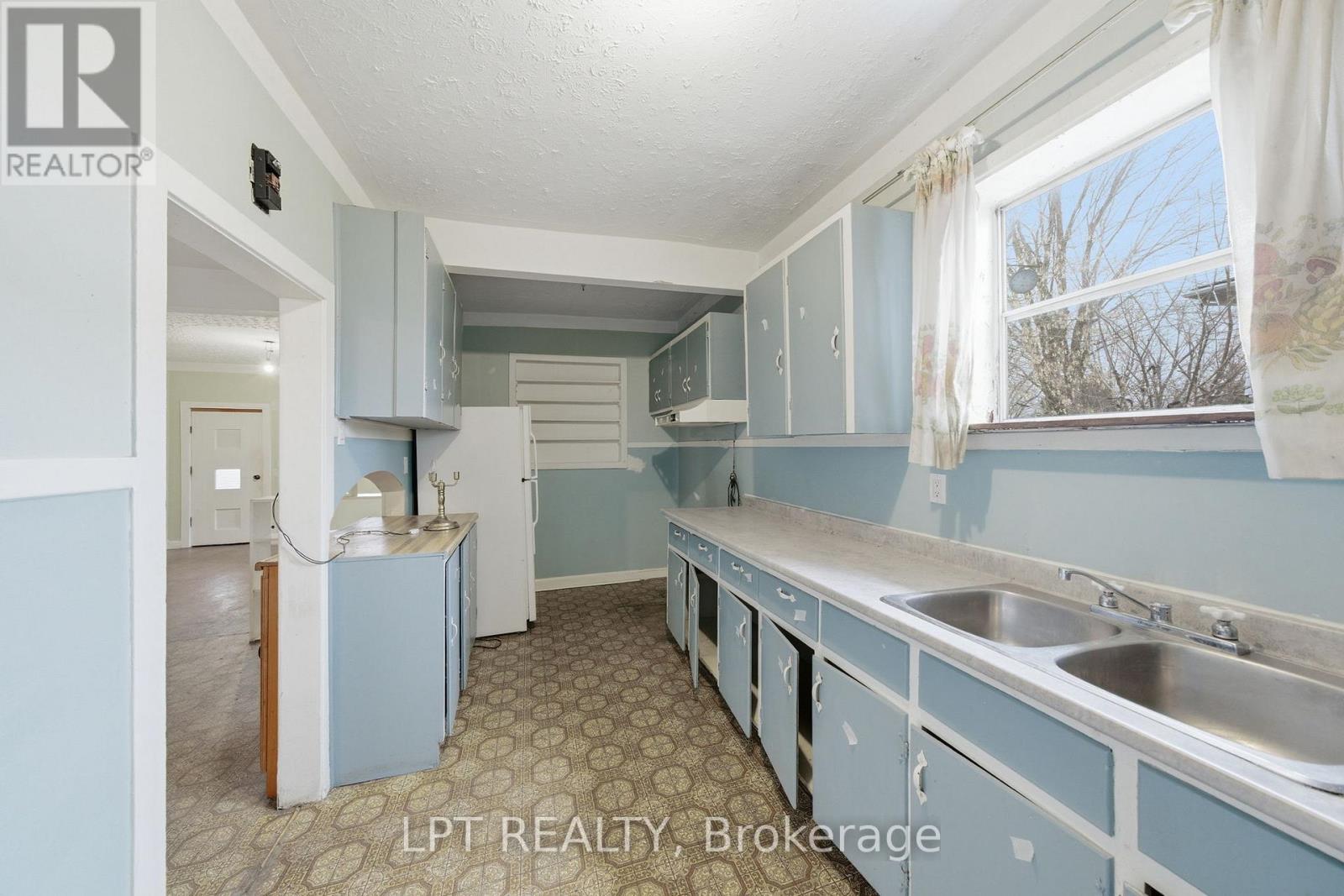 2838 Haughton Avenue, Ottawa, Ontario K2B 6Z3 - Photo 10 - X12956096