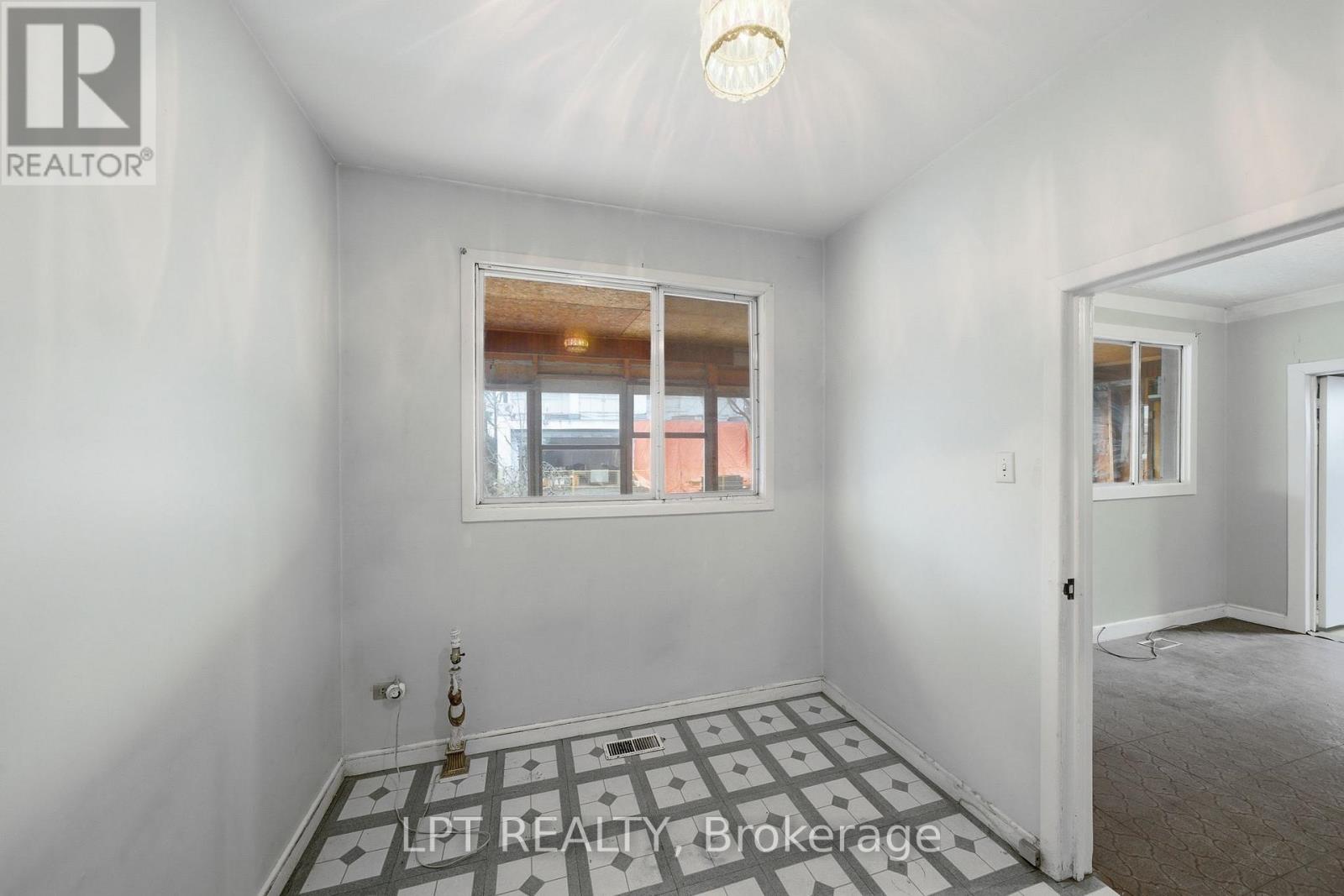 2838 Haughton Avenue, Ottawa, Ontario K2B 6Z3 - Photo 17 - X12956096