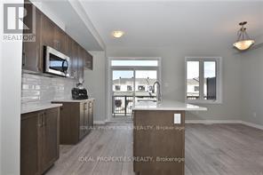 1121 Speedvale Court, Ottawa, Ontario  K2T 0P5 - Photo 3 - X12956114