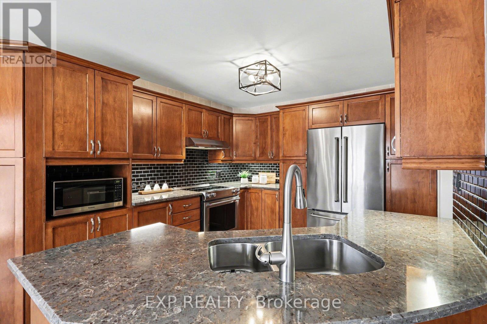 91 Rembrandt Drive, Russell, Ontario  K0A 1W0 - Photo 12 - X12956126