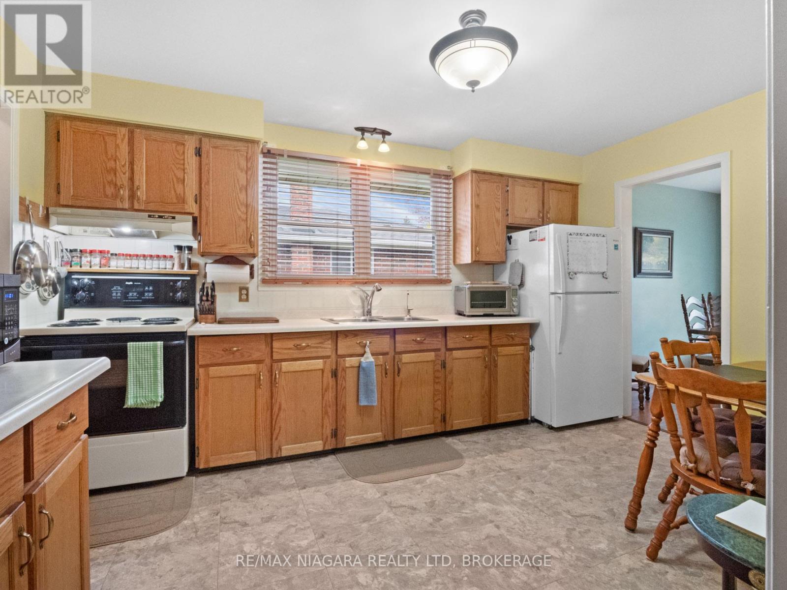 7058 Freeman Street, Niagara Falls, Ontario  L2E 5V5 - Photo 12 - X12956104