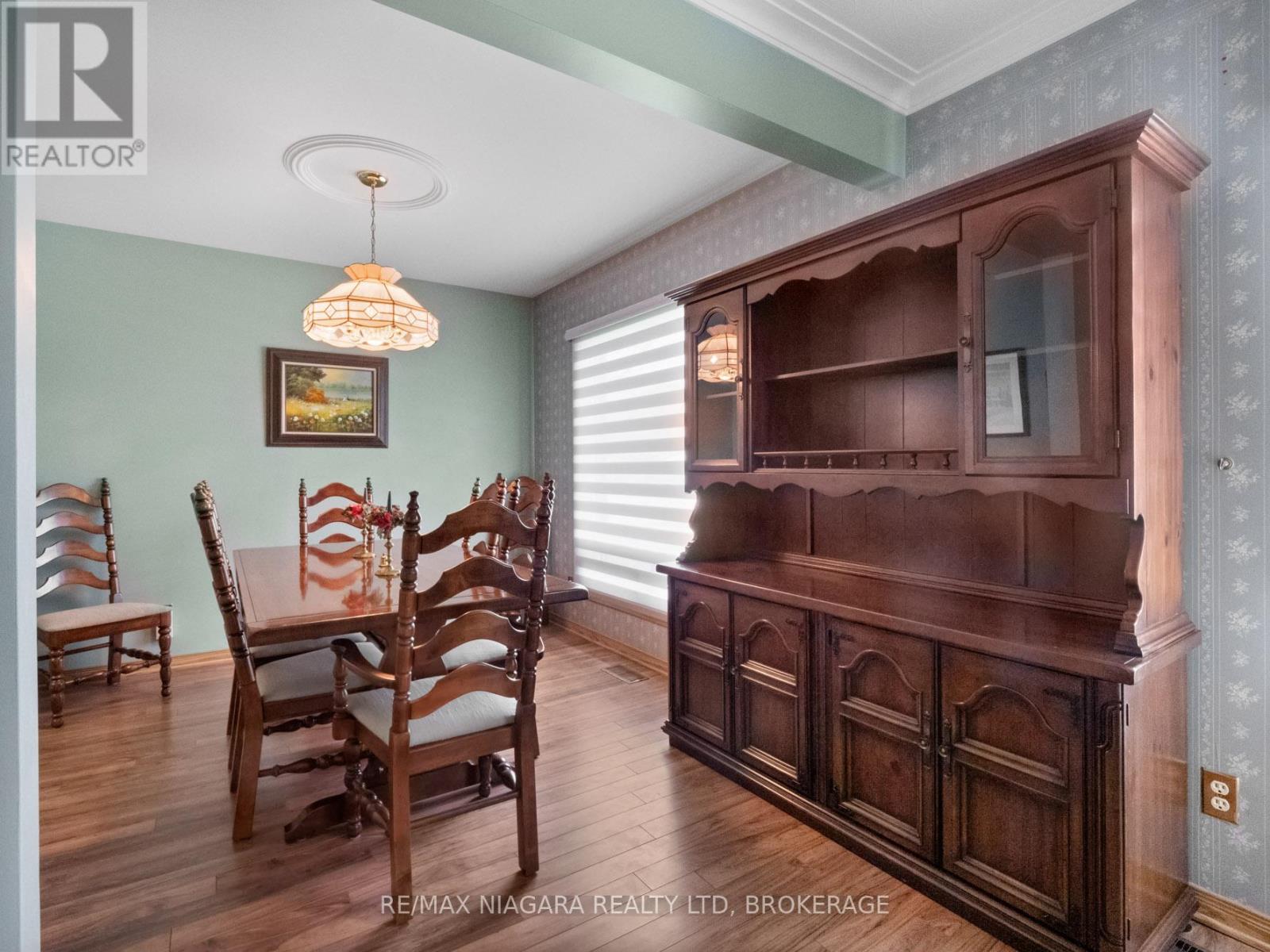 7058 Freeman Street, Niagara Falls, Ontario  L2E 5V5 - Photo 3 - X12956104