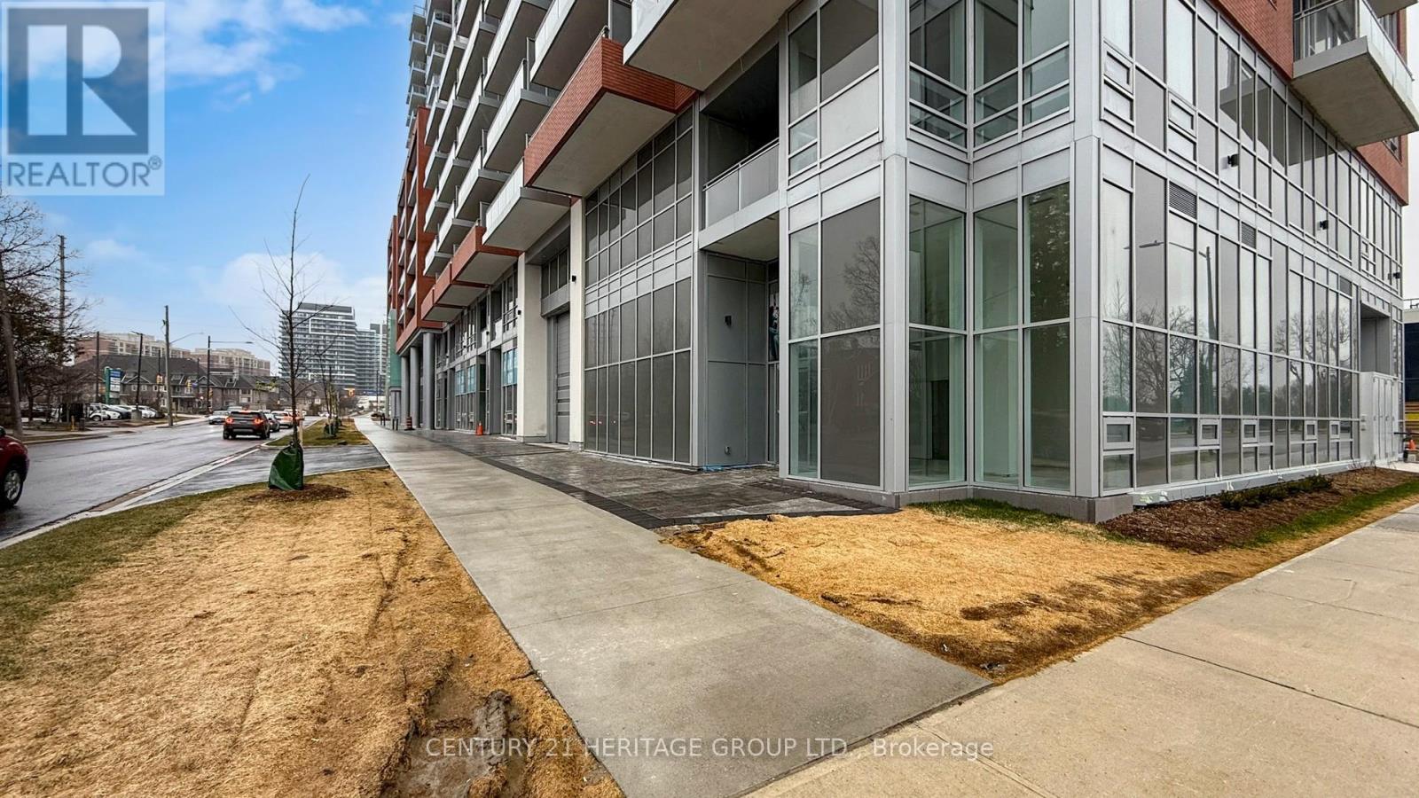 103 L/w - 8888 Yonge Street, Richmond Hill, Ontario  L4C 6Z1 - Photo 5 - N12956138