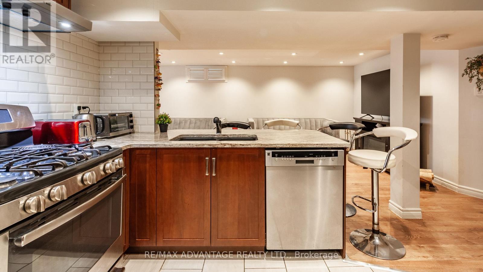 190 Fairview Avenue, St. Thomas, Ontario  N5R 5K4 - Photo 23 - X12951612